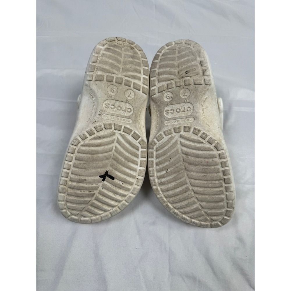 Crocs Classic Clogs White Unisex Mens 7 Womens 9 Slip On Water Shoes Comfort